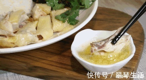 白切鸡|白切鸡别直接下锅煮!多加“这一步”,肉质更鲜嫩