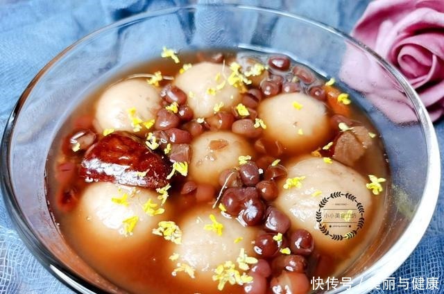 红豆和它是绝配,坚持每天喝一碗,滋补养颜补气血,女人要多喝!