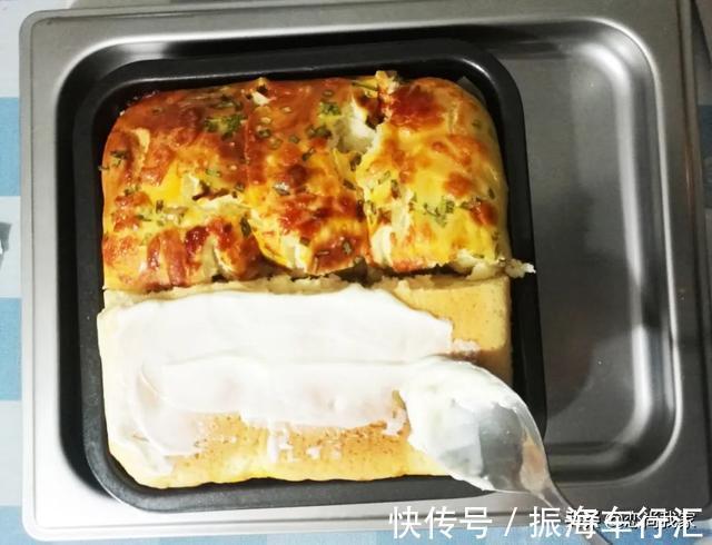 沙拉酱|肉松面包按这个配方做，松软Q弹香甜，好吃到孩子舔手指