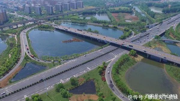 景枫|南京的一个潜力区，它的GDP已经超过2000亿，有一座实力大学城
