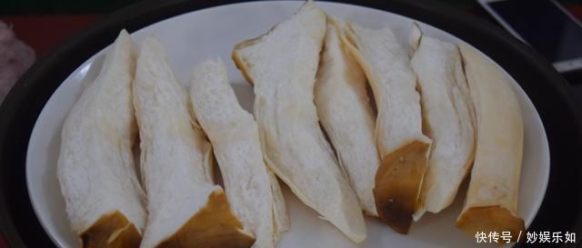 杏鲍菇别炒着吃,教你新吃法,不炒不炖不做汤,上桌就扫光,香