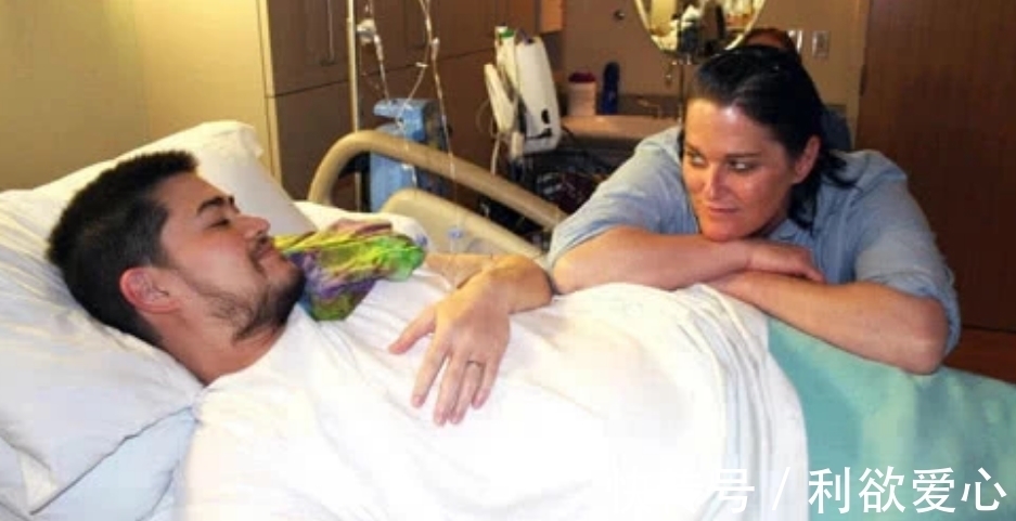 贝蒂|只因妻子无法生育,他成为世界上首个怀孕的男人,诞下3个孩子