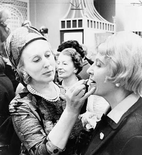 专柜|她出身贫民窟,却只手打造出高端化妆品帝国,改变化妆品销售方式