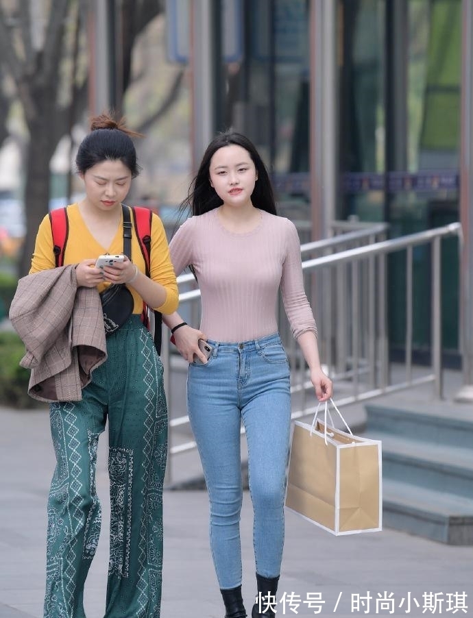 牛仔裤|选择简约修身的牛仔裤穿搭,你会遇见更美的自己