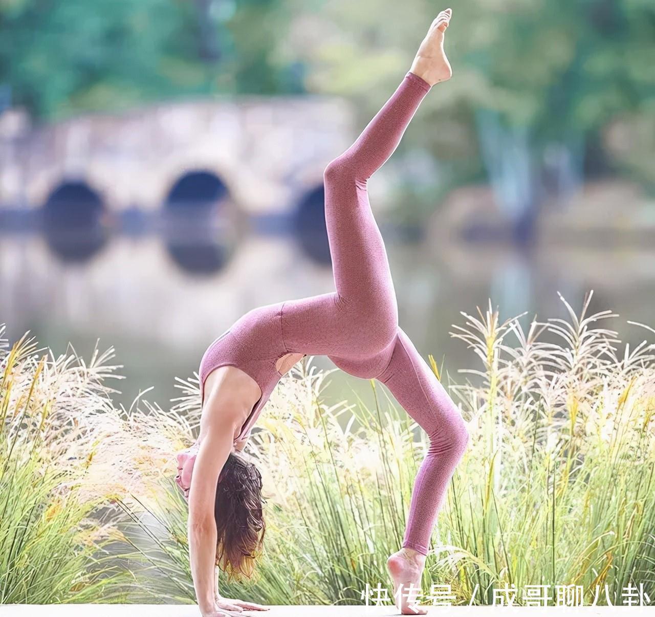 小姐姐|瑜伽6年,她把生活过成了诗,每一张瑜伽照都美到极致