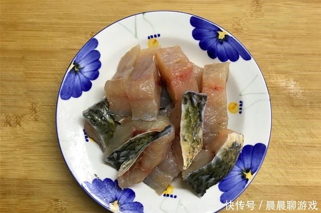 不管炖什么鱼,别再用水炖了,用它炖,鱼肉又鲜又嫩,还没腥味