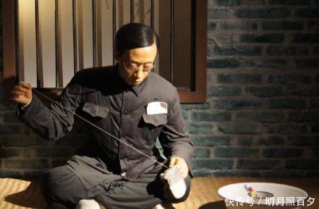 溥仪|溥仪回故宫还买票,在一把椅子下面,找到了自己曾经藏着的宝贝