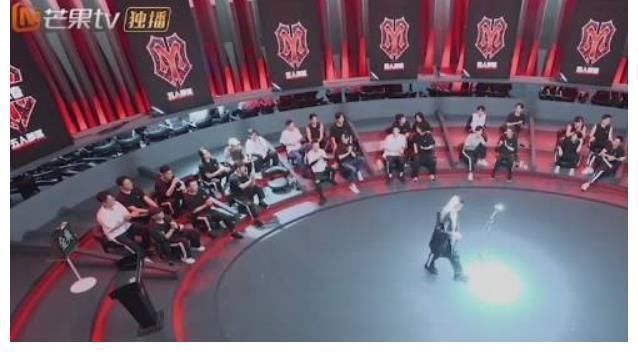 哥哥姐姐不一样,哥哥们不爱训练想偷懒,姐姐们那时候都练疯了