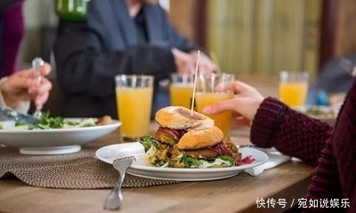 食物|晚上不宜吃的五种食物，会对身体造成很大的伤害，一起看看吧