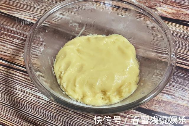 在家自制绿豆小饼,学会不用买,清凉解暑易消化,老人孩子都喜欢