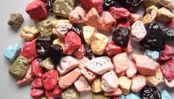 零食|老师很难找到零食,第二个在桌子上,最后一个是最安全的