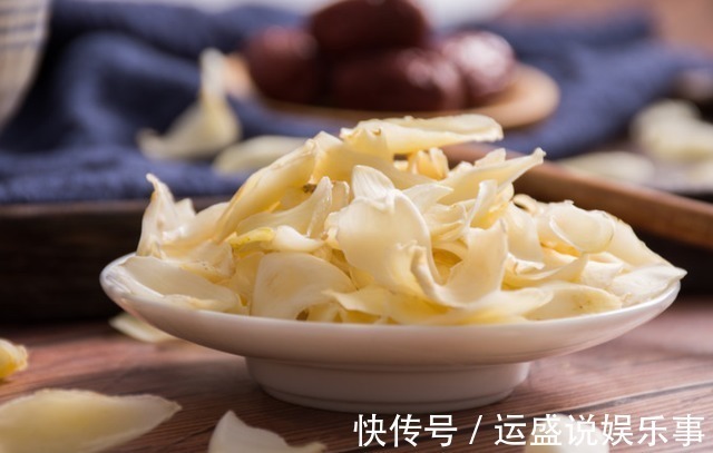 雌性激素|45岁后的女人不要太节俭,常吃三种“零食”,或帮助延缓衰老