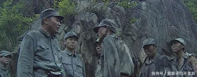 中央|他率部突围后请示中央,中央回复两字快跑!主席特批少将升中将!