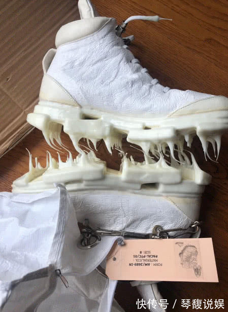 tian 最近火了一种“芝士鞋”明星的最爱,拔开会拉丝,脚不敢轻易着地