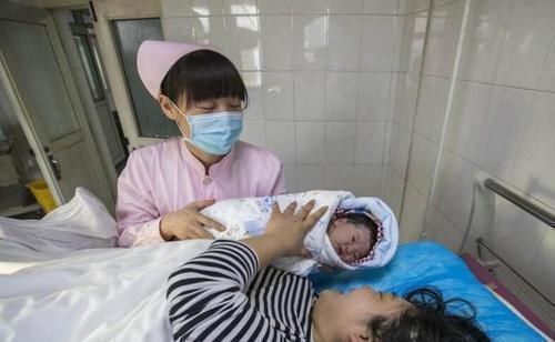 蛋糕|四岁娃过生日,家长把蛋糕送到幼儿园,其他家长的拒绝方式太硬核