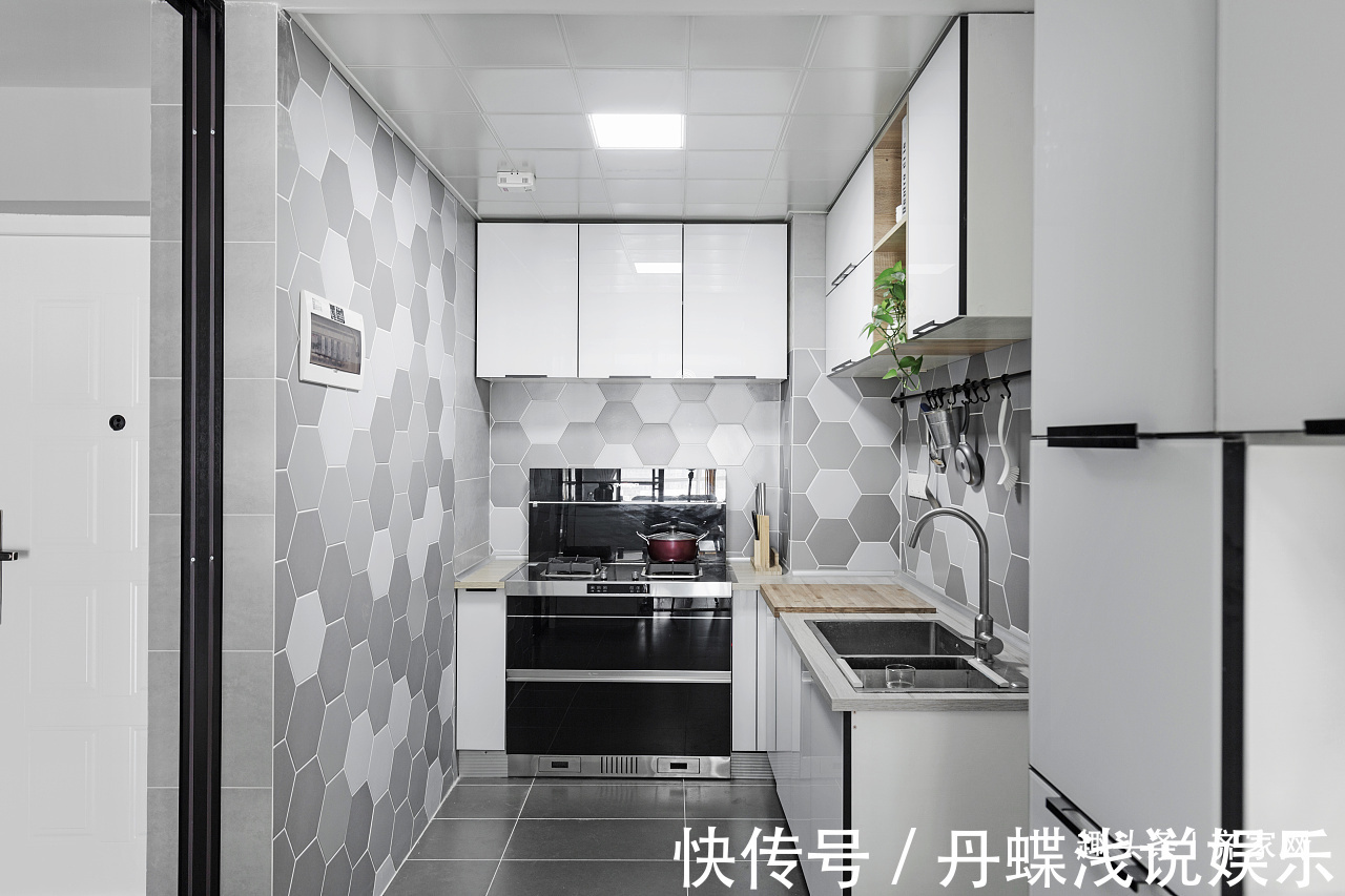 玻璃房|现代北欧玻璃房厨房设计,烹饪之余,望向玩闹的孩童,是一种幸福