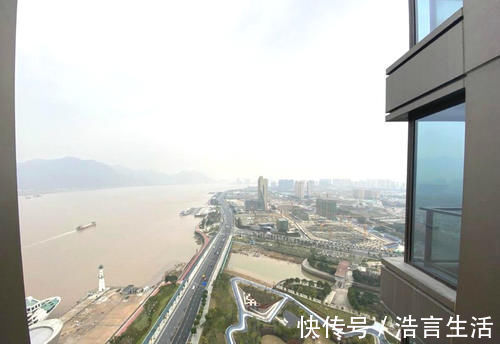收纳|220㎡江景大平层,12米长的落地窗,这才叫高端大气上档次