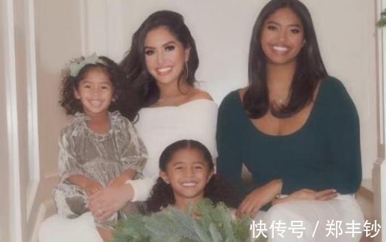瓦妮莎|瓦妮莎为保罗颁奖,身形比保罗还大一圈,穿宽松衣服遮挡发福身材