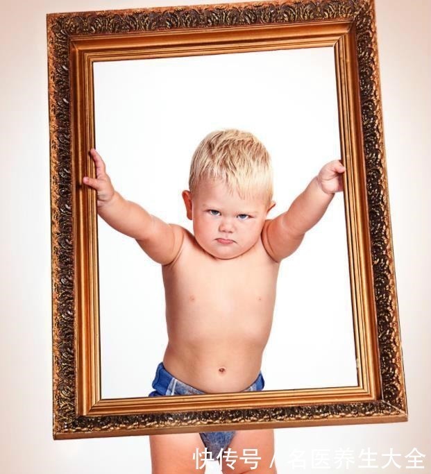 过度肥胖|宝宝一直跟奶奶生活,妈妈“强行”接走,半年后宝宝大变样!