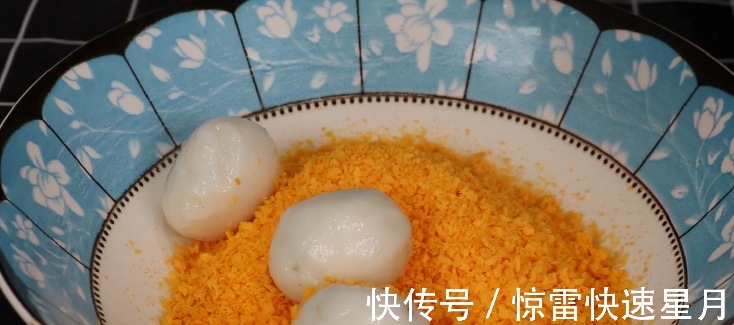 香甜可口|汤圆插上牙签，瞬间变美食，外面都买不到，第一次见这种做法！