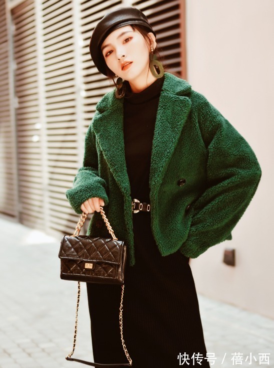 半身裙 冬季穿搭要有女人味,试试“毛茸茸的外套”,精致与温柔感都有了