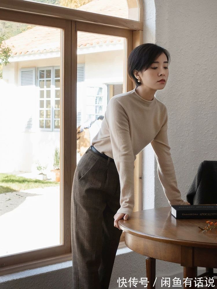 高腰线 冬天火了一种毛衣叫“卷边领”,优雅有女人味,外穿内搭都挺好看