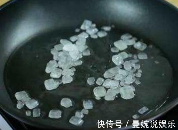 自己做戚风蛋糕塌陷还开裂多加这一步,蛋糕软润香甜,颜值还高