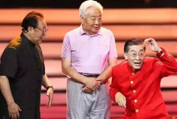 佛像#他是西游记如来佛的扮演者,去泰国买佛像,却发现上面画的是自己