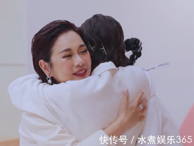 投票|乘風破浪淘汰6位姐姐，只有她，舞臺總監說可惜，浪花投票不公平