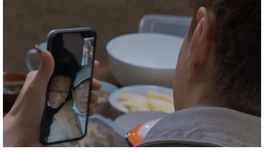 张艺兴|黄磊视频连线黄渤梦回《极挑》,张艺兴最后的小动作暴露兄弟感情