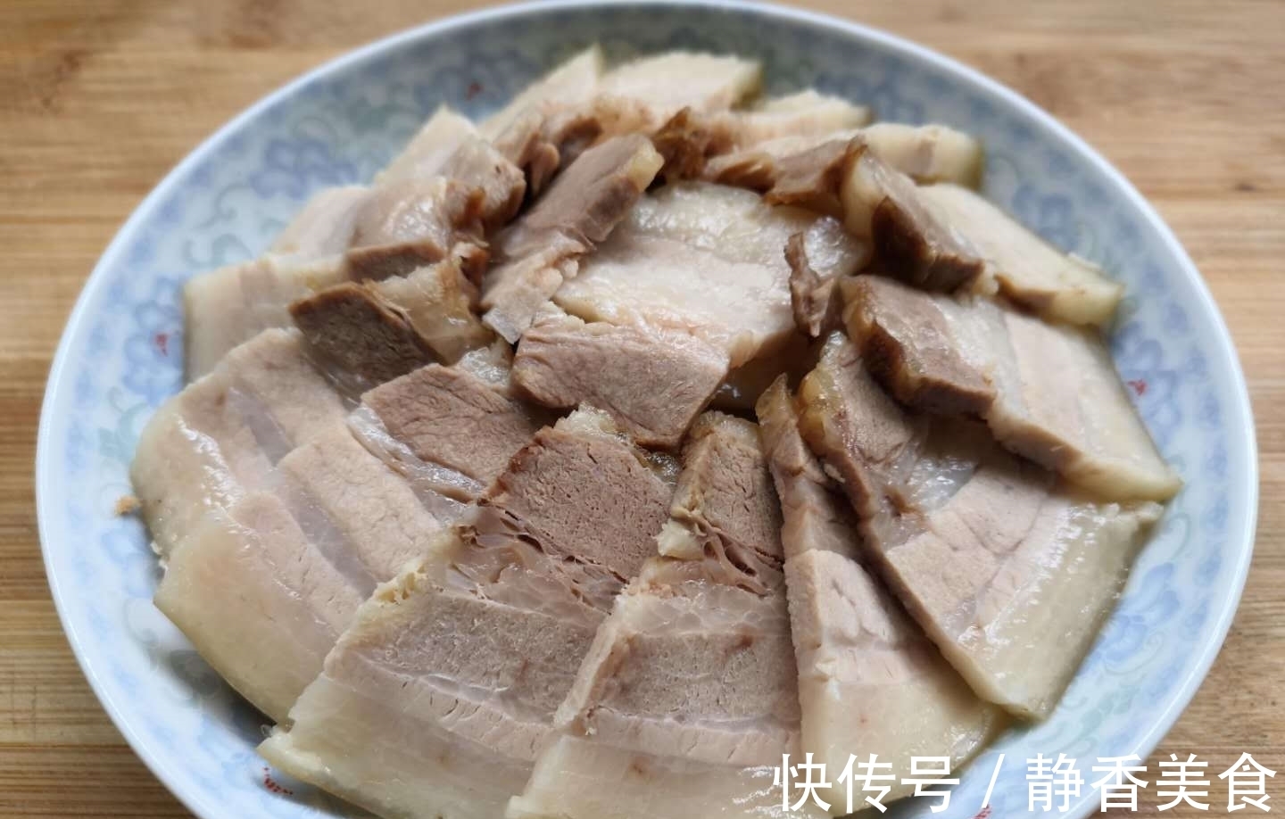蒜泥|蒜泥白肉家常做法,清爽不油腻,简单几个步骤,比饭店的还好吃