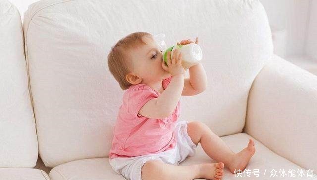 辅食|宝宝每天吃多少奶最长身体儿科专家给出答案，宝妈果断收藏！