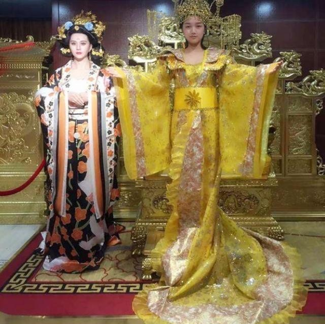 身着|古代的限制太多,这种颜色的衣服普通人不敢穿,若被发现死路一条