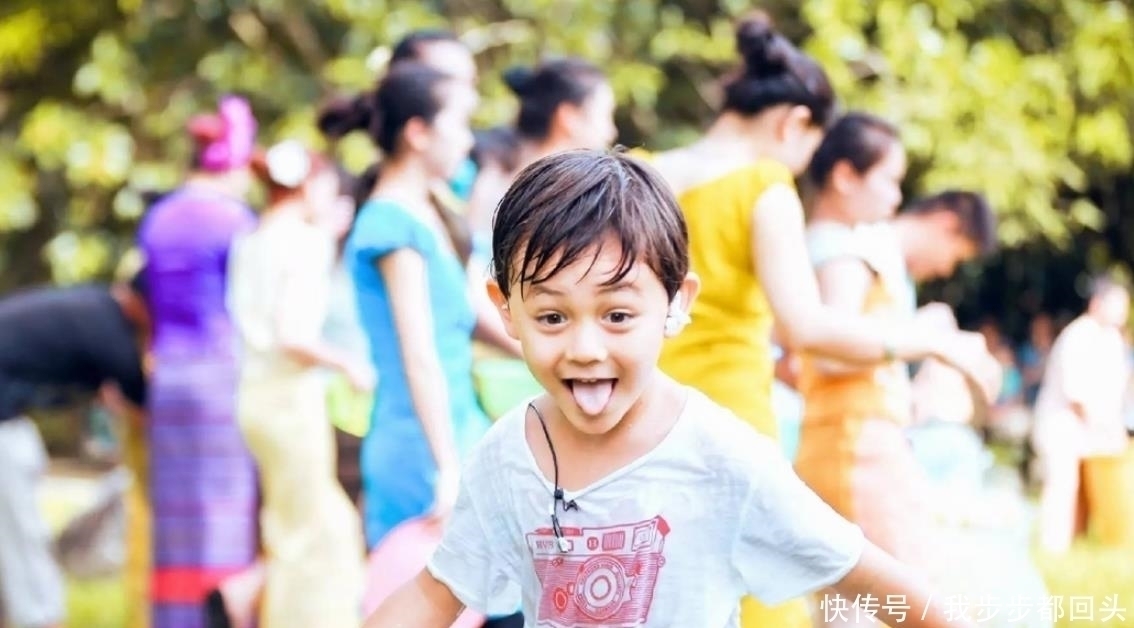 入园|晚一年上幼儿园的嗯哼，与按时去的诺一，如今两娃的优点肉眼可见