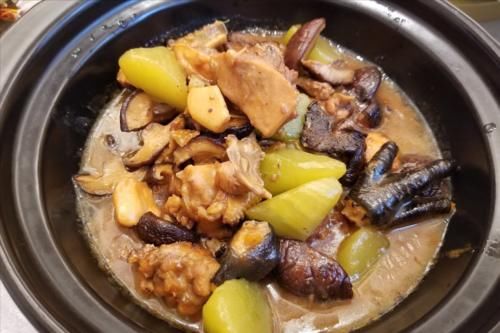 焯水|炖鸡肉，万不可直接焯水，还需多做1步，鸡肉鲜香嫩滑，没腥味