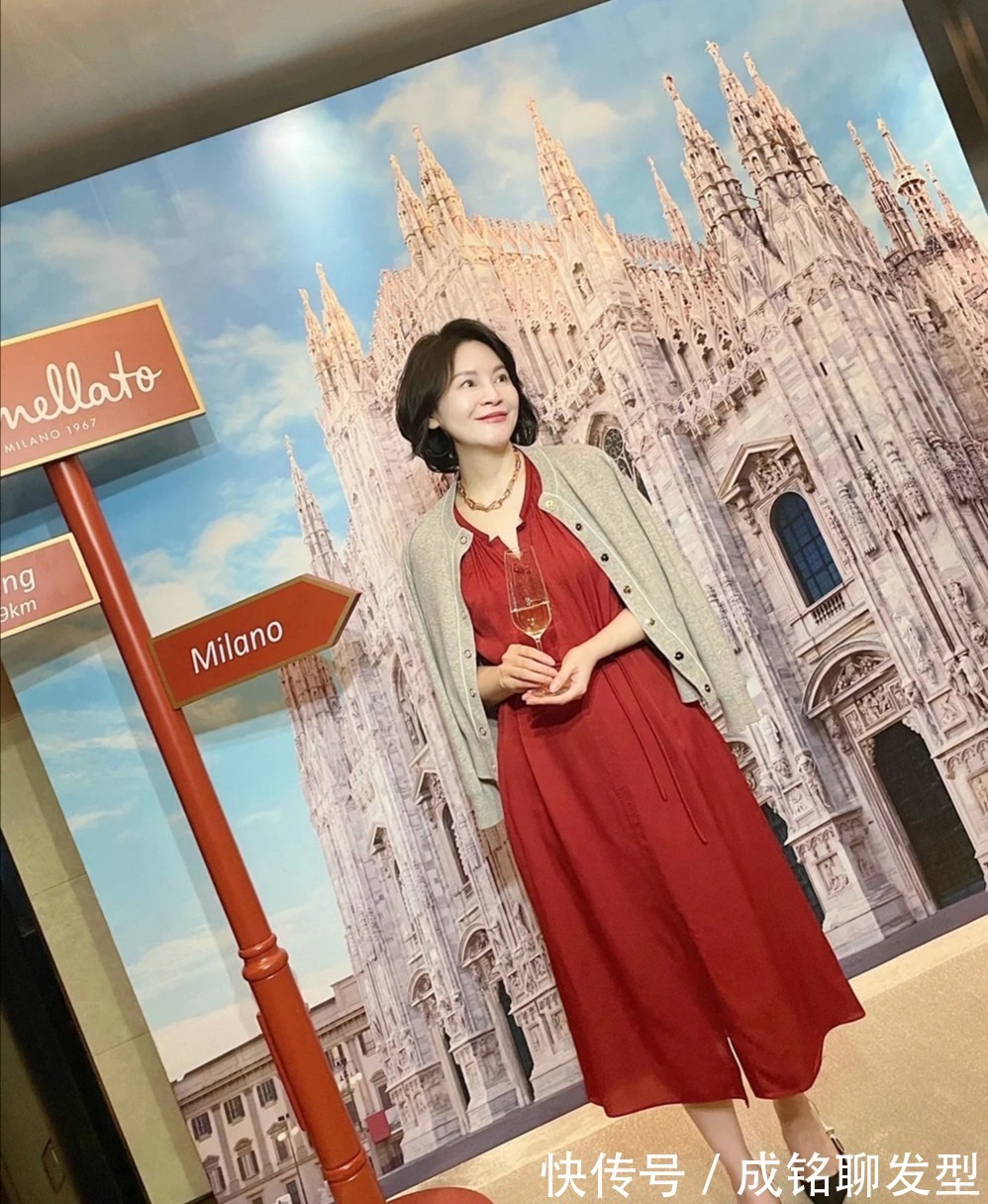中年|这才是中年女人的学习目标,50多岁靠穿搭出圈,优雅到了骨子里