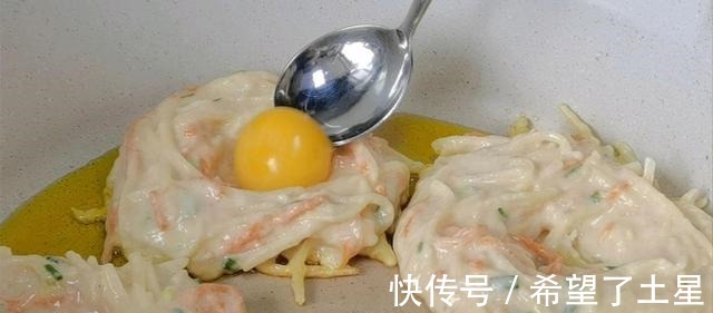 早餐|快手早餐,土豆丝鸡蛋饼,香嫩可口,制作简单,早餐就选它吧!