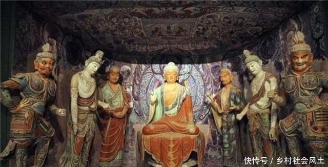 三次寻求帮助后,他把经文卖给了外国,余秋雨批评他是历史罪人