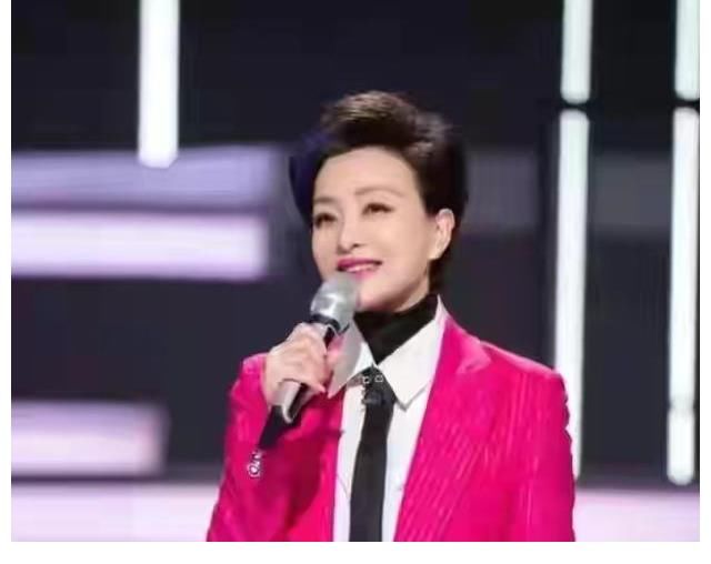 脱口秀大会|《脱口秀大会》宁静拯救杨澜：她不是故意的