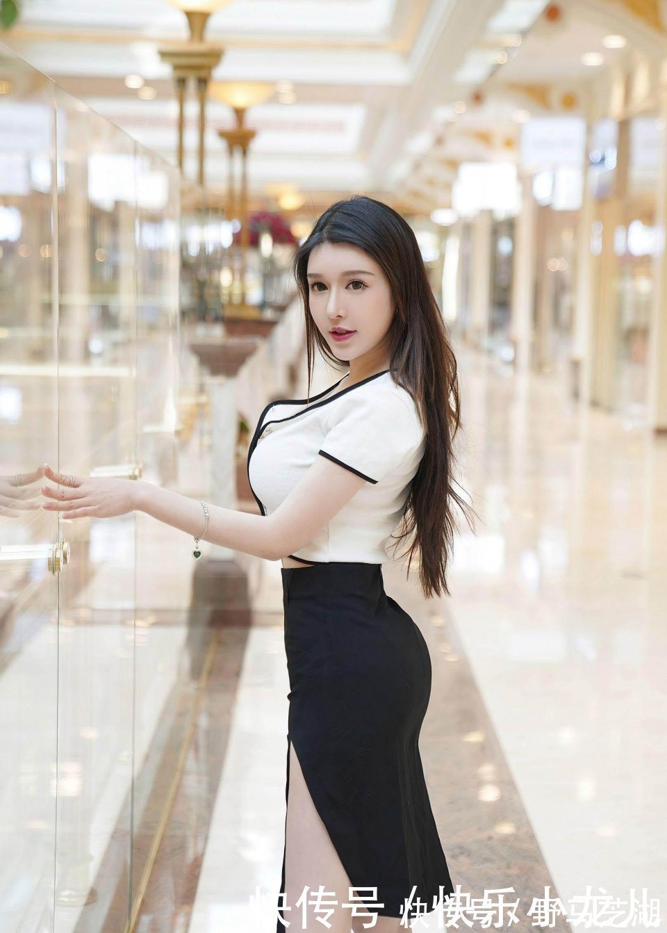 素颜 微胖的女孩果然不缺男朋友,美女素颜如此清纯,下班一起吃个饭吧