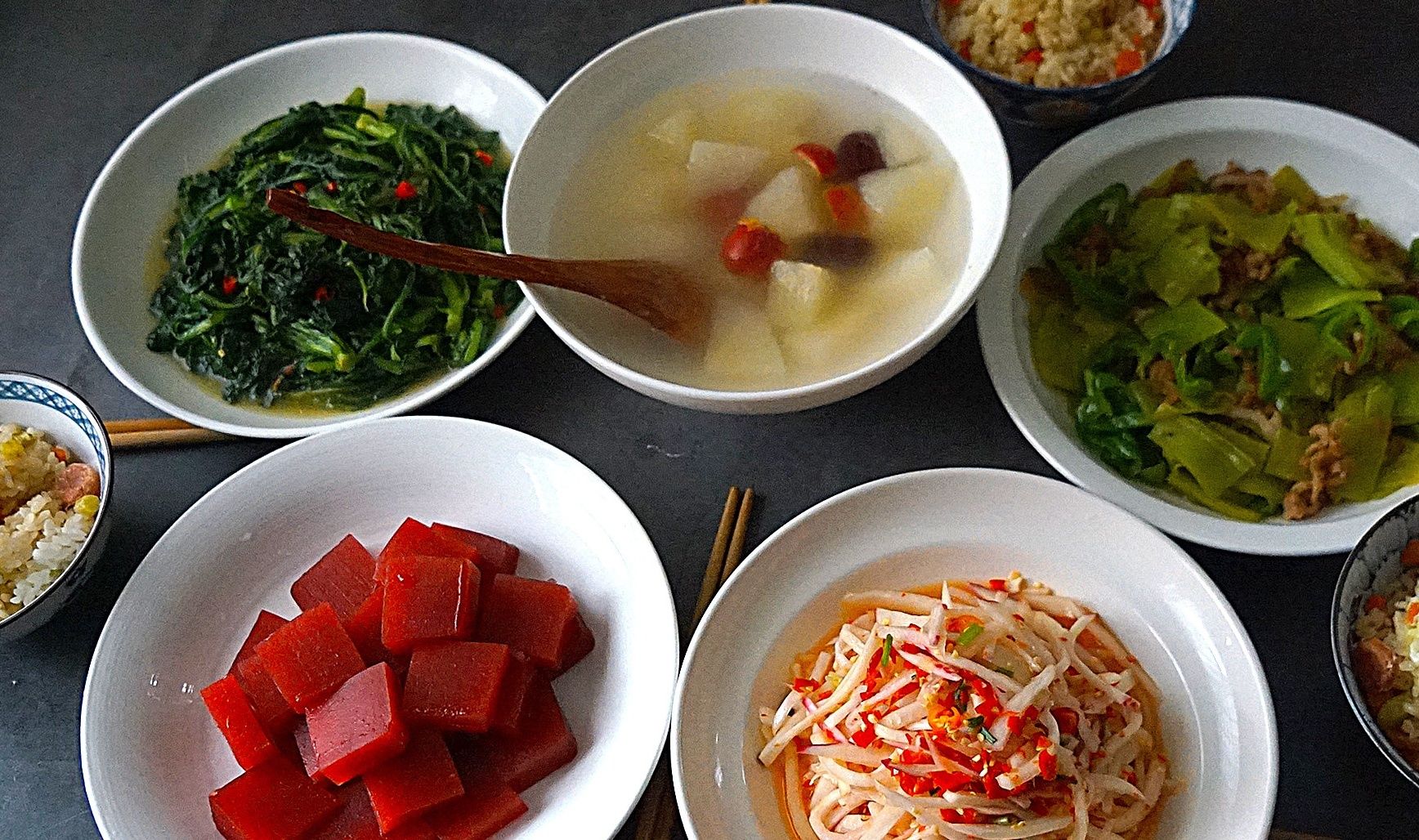 婆婆做的午餐在朋友圈走红，4菜1汤，这卖相和搭配，真是赞