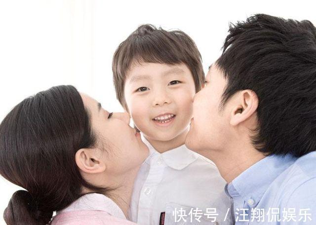 医生|8岁儿子喜欢摸妈妈胸,医生指明原因,宝妈羞愧低下头