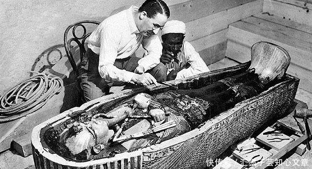 霍华德|图坦卡蒙旁边躺着一把3000年“神剑”,拔出剑身后,考古队无语了