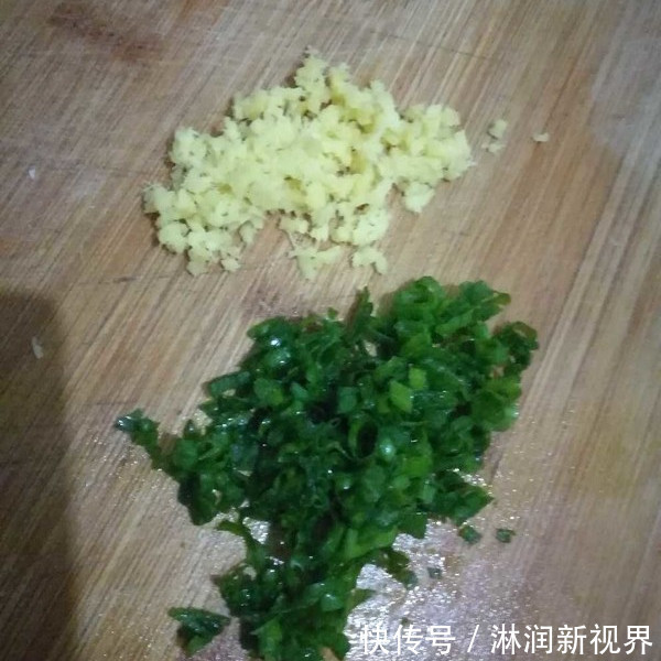 小粒粒|自从豆腐这样做,家里老人孩子都爱吃,隔三差五做一次,营养鲜嫩