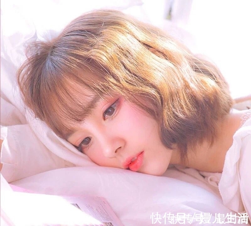 洋气|网上很火的“不过肩”烫发，减龄又洋气，换了发型比整容更有魅力