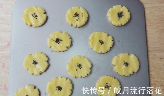 核桃酥|咬一口酥掉渣的核桃桃酥,做法简单,新手也能做!
