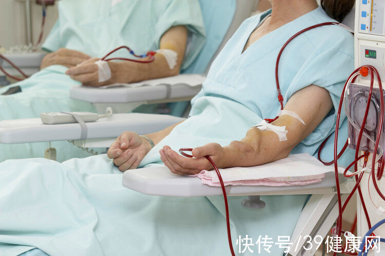 尿毒症|透析22年，49岁男子全身多处骨骼“溶解”，身高只剩一米五