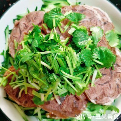 秘制黄瓜拌牛肉～大饭店的味道