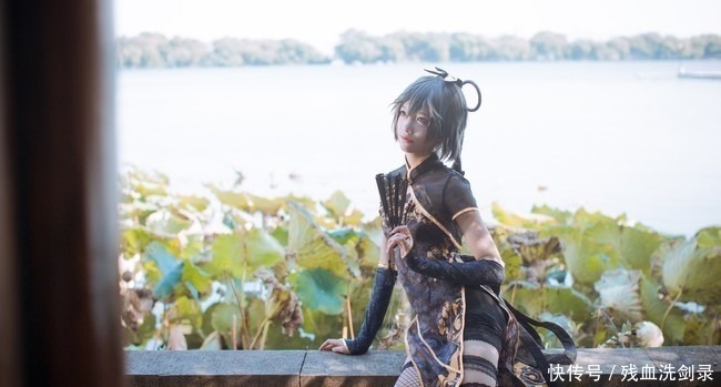 乐正绫|洛天依金丝雀的cos,惊艳旗袍+逆天长腿,锦衣卫速速前来护驾