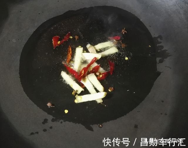 厨友们|家常醋溜白菜怎么做最好吃？掌握这三个窍门，脆嫩鲜香，美味下饭